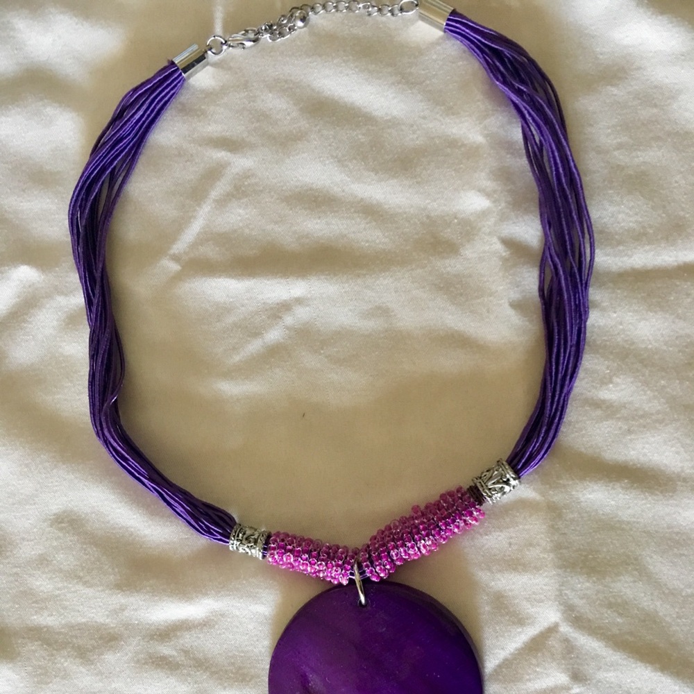 Purple seashell choker necklace - Picture 3 of 3